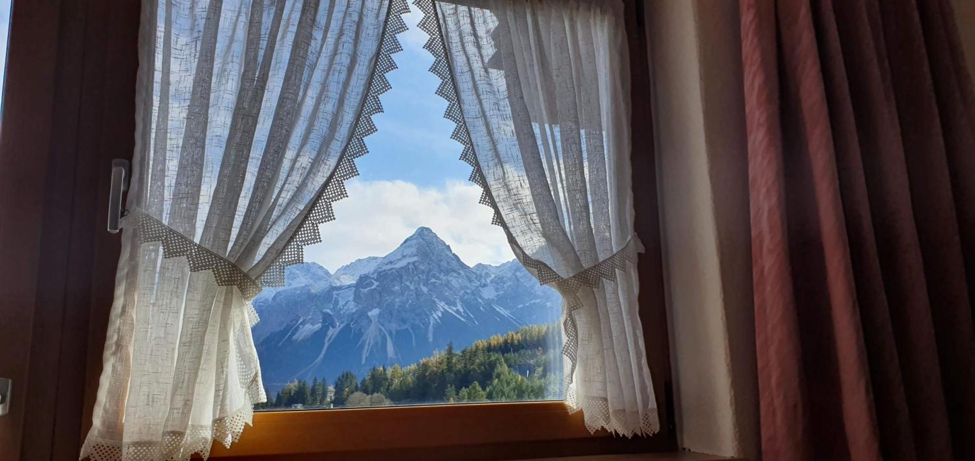 Pension Appartements Via Claudia Lermoos Room photo